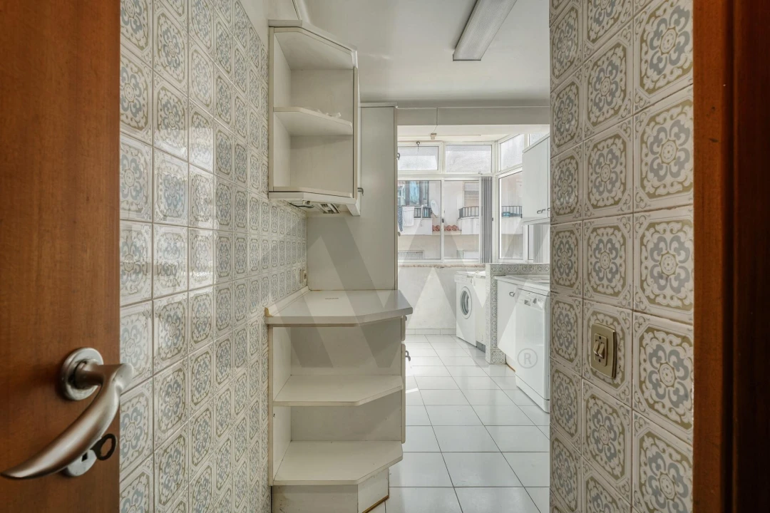 Apartamento T2 para Venda em Carcavelos e Parede Foto 21