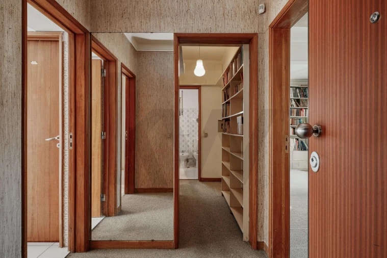 Apartamento T2 para Venda em Carcavelos e Parede Foto 2