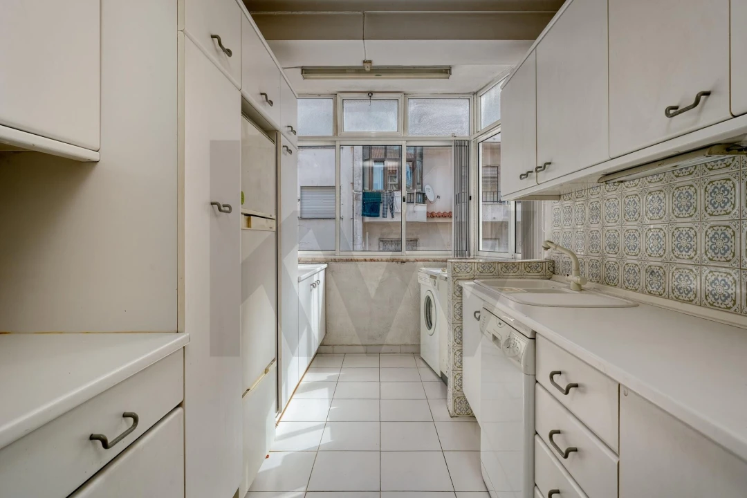 Apartamento T2 para Venda em Carcavelos e Parede Foto 22