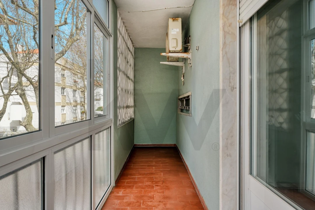 Apartamento T2 para Venda em Carcavelos e Parede Foto 8