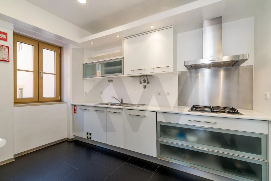 Apartamento T3 para Arrendamento em Santa Maria Maior Foto 6