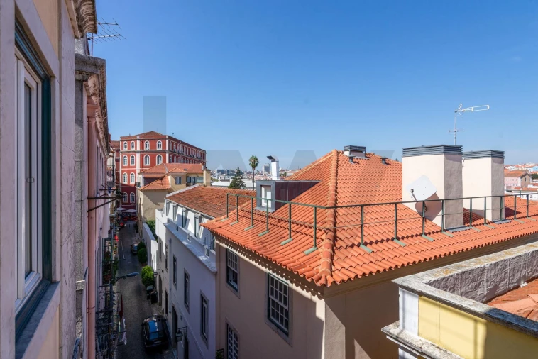 Apartamento T3 para Arrendamento em Santa Maria Maior Foto 14