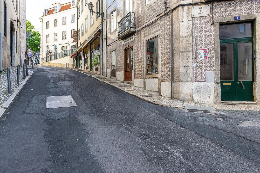 Apartamento T3 para Arrendamento em Santa Maria Maior Foto 32