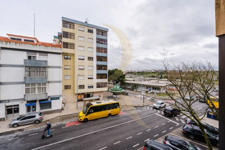 Apartamento T3 para Venda em Amora Foto 8