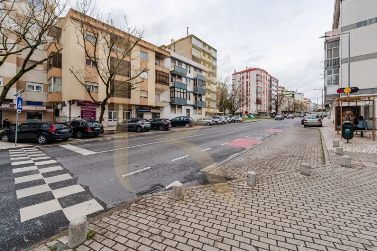 Apartamento T3 para Venda em Amora Foto 37