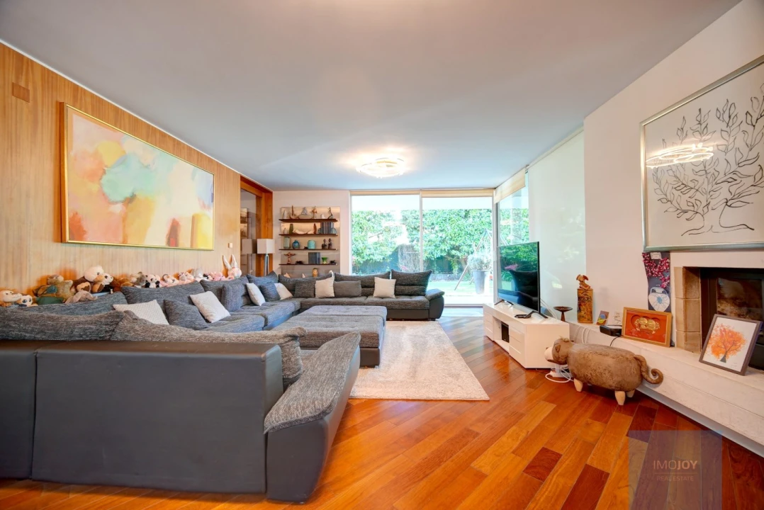 Moradia T8 para Arrendamento em Santa Maria e São Miguel, São Martinho, São Pedro Penaferrim Foto 8