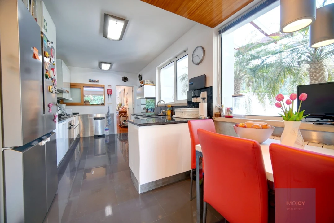 Moradia T8 para Arrendamento em Santa Maria e São Miguel, São Martinho, São Pedro Penaferrim Foto 11