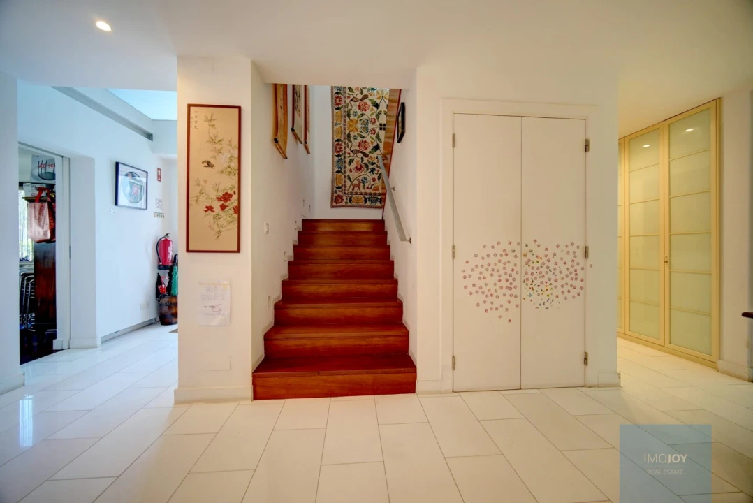 Moradia T8 para Arrendamento em Santa Maria e São Miguel, São Martinho, São Pedro Penaferrim Foto 13