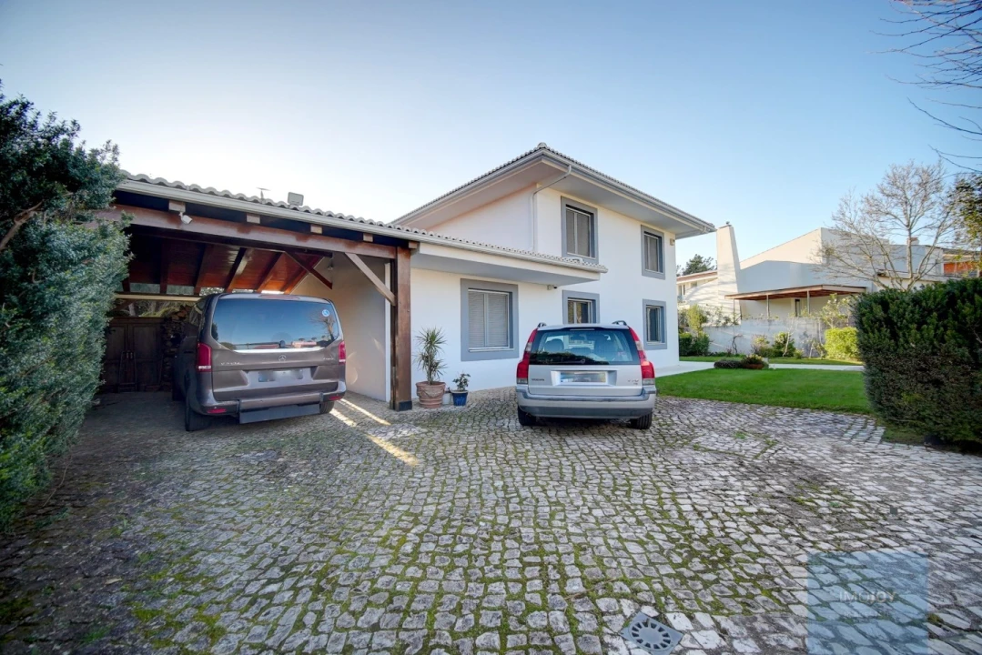 Moradia T8 para Arrendamento em Santa Maria e São Miguel, São Martinho, São Pedro Penaferrim Foto 43