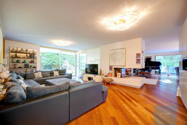 Moradia T8 para Arrendamento em Santa Maria e São Miguel, São Martinho, São Pedro Penaferrim Foto 6