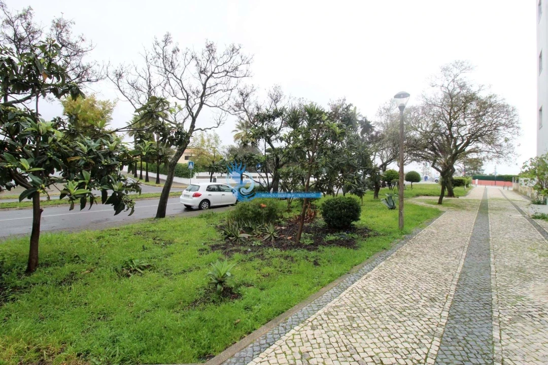 Apartamento T2 para Venda em Quarteira Foto 28