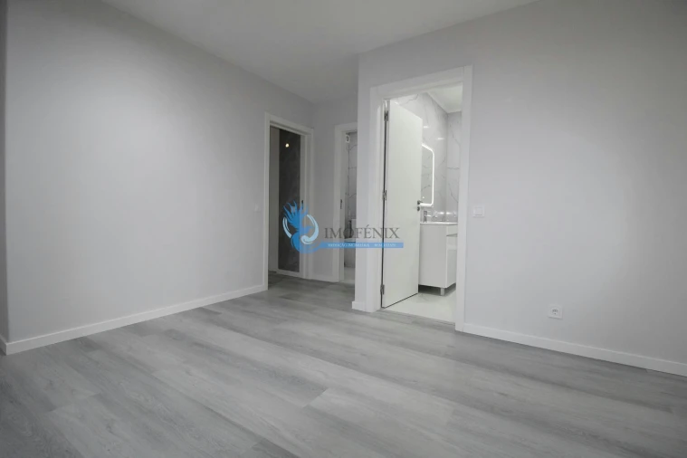 Apartamento T2 para Venda em Quarteira Foto 4