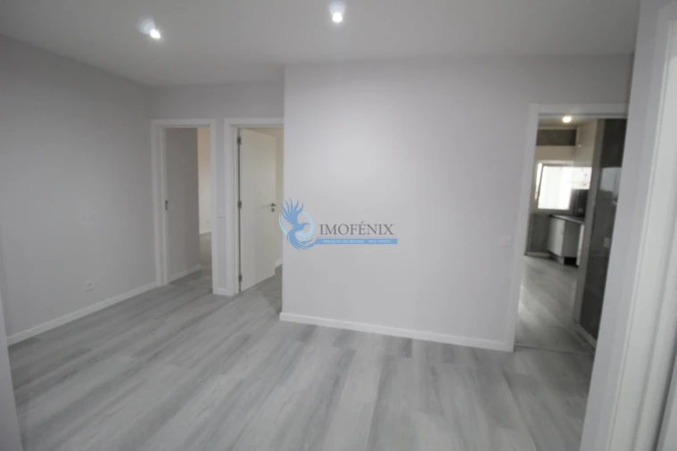 Apartamento T2 para Venda em Quarteira Foto 8