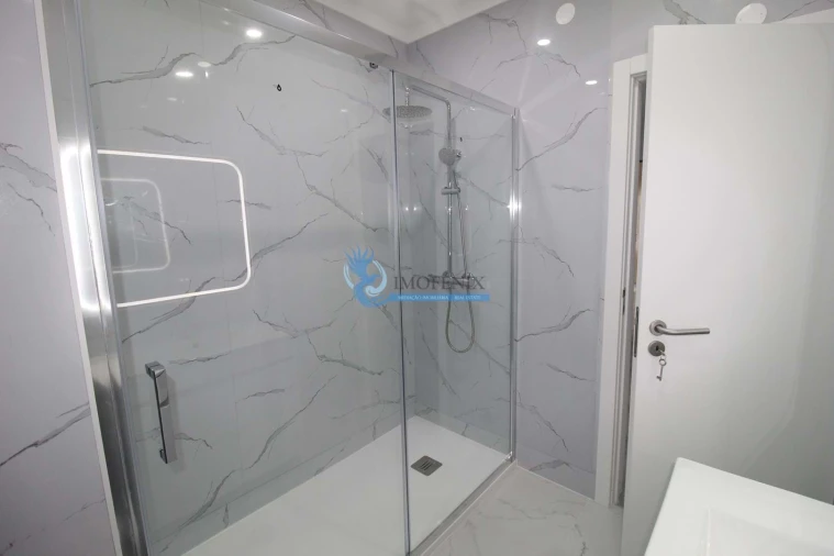 Apartamento T2 para Venda em Quarteira Foto 20