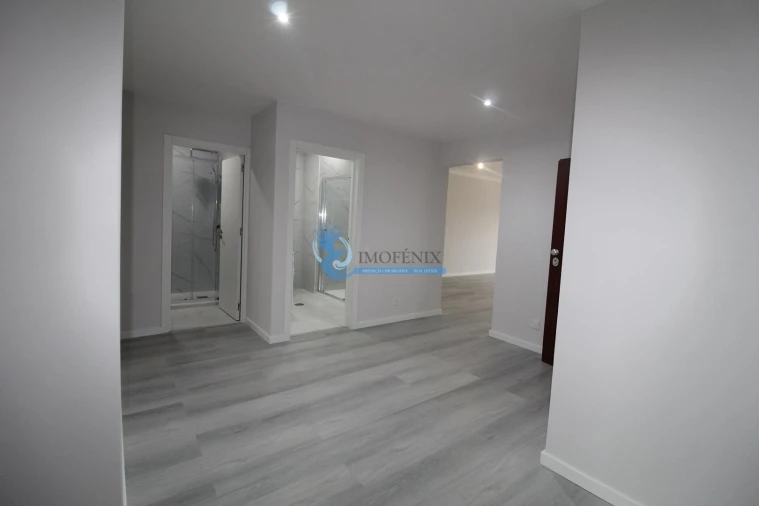 Apartamento T2 para Venda em Quarteira Foto 2