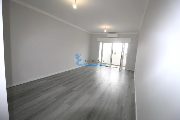 Apartamento T2 para Venda em Quarteira Foto 3
