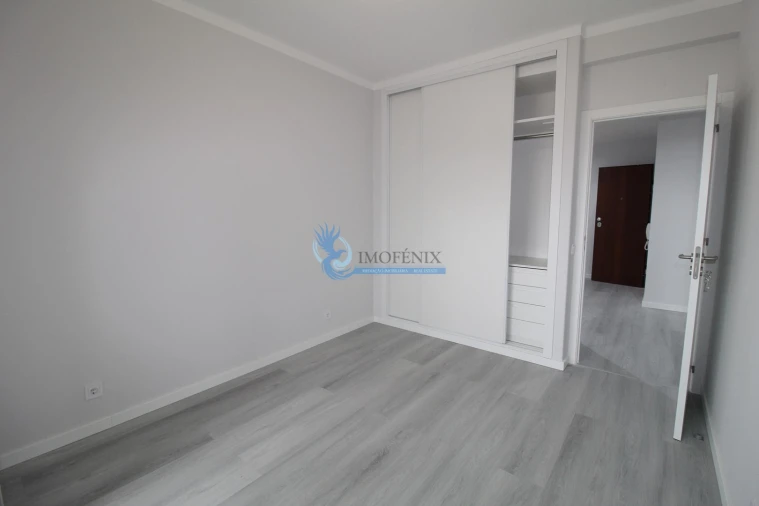 Apartamento T2 para Venda em Quarteira Foto 16