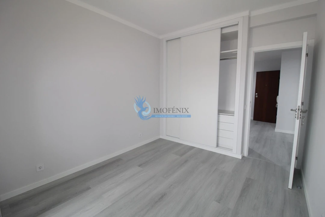 Apartamento T2 para Venda em Quarteira Foto 16