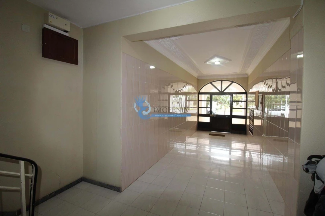 Apartamento T2 para Venda em Quarteira Foto 25