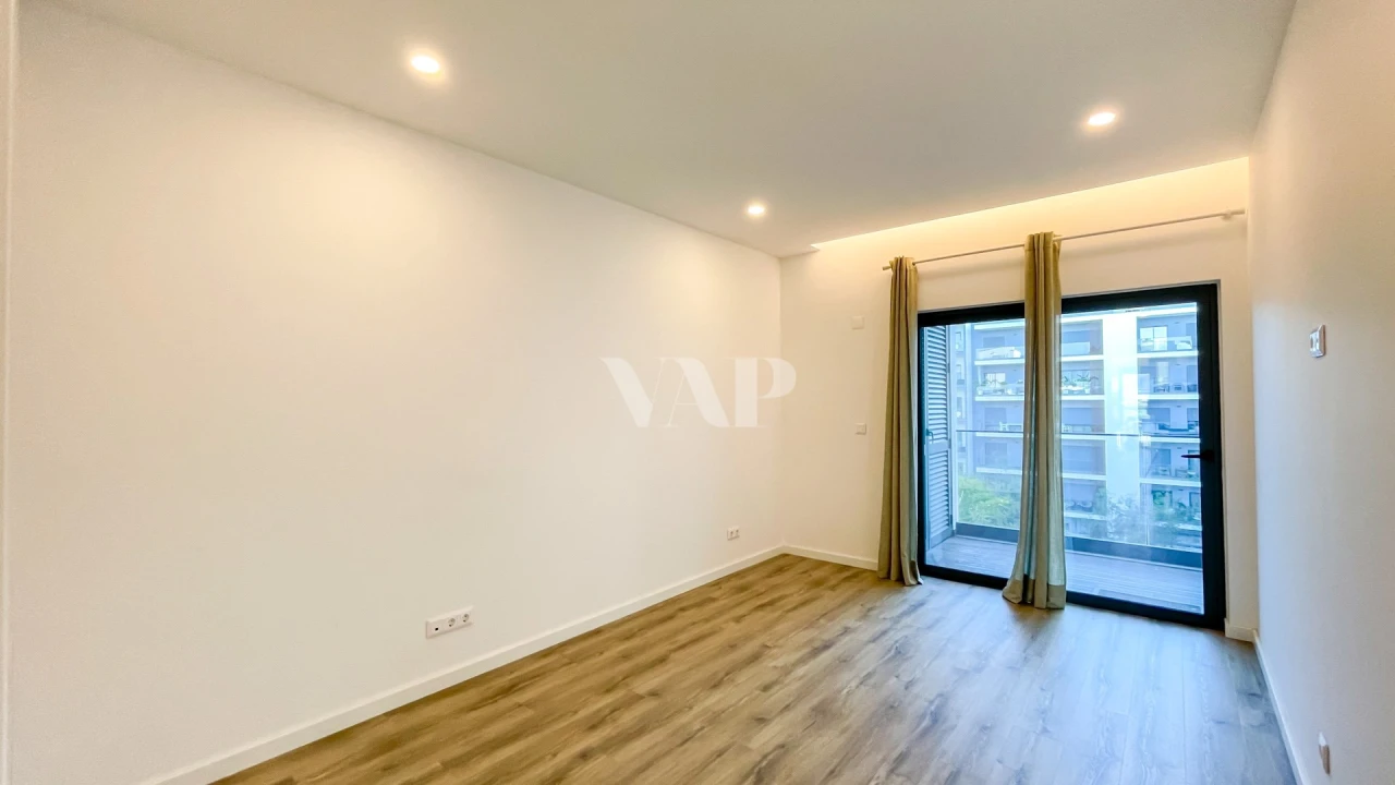 Apartamento T2 para Venda em Faro (Sé e São Pedro) Foto 17