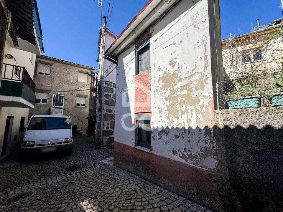 Moradia T1 para Venda em Repeses e São Salvador Foto 7