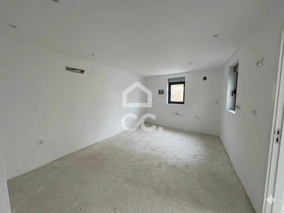 Moradia T1 para Venda em Repeses e São Salvador Foto 4