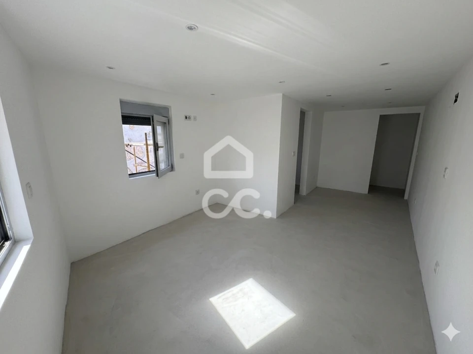 Moradia T1 para Venda em Repeses e São Salvador Foto 5