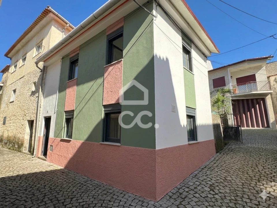 Moradia T1 para Venda em Repeses e São Salvador Foto 1