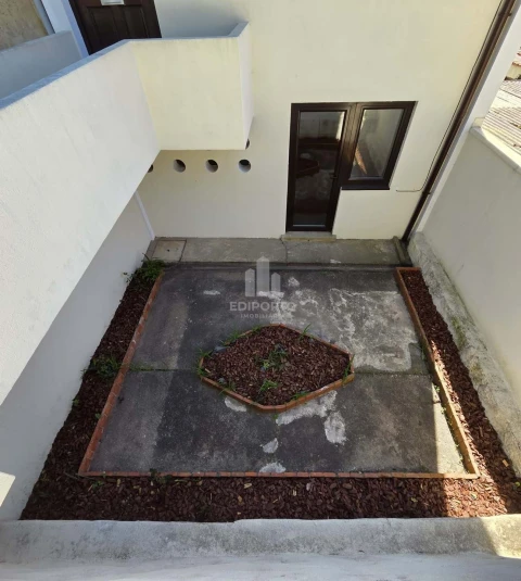 Moradia T2 para Venda em Oliveira do Douro