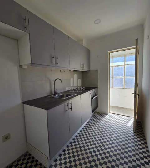 Moradia T2 para Venda em Oliveira do Douro