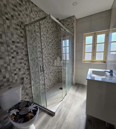 Moradia T2 para Venda em Oliveira do Douro