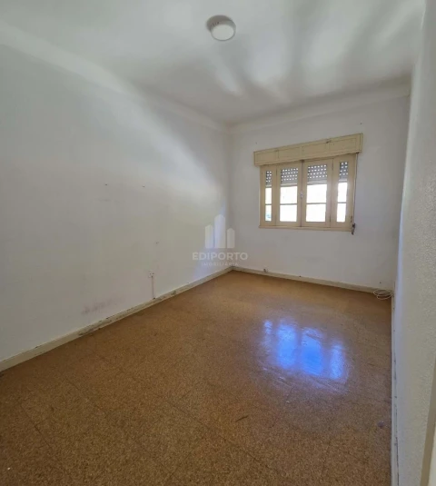 Moradia T2 para Venda em Oliveira do Douro