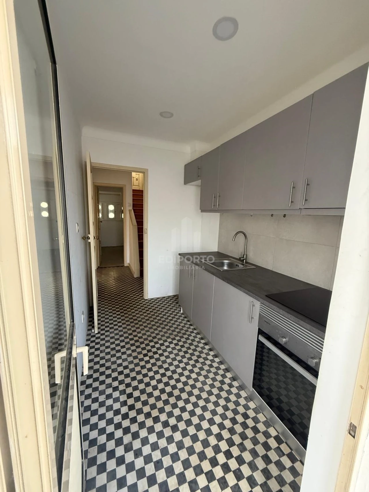 Moradia T2 para Venda em Oliveira do Douro Foto 15