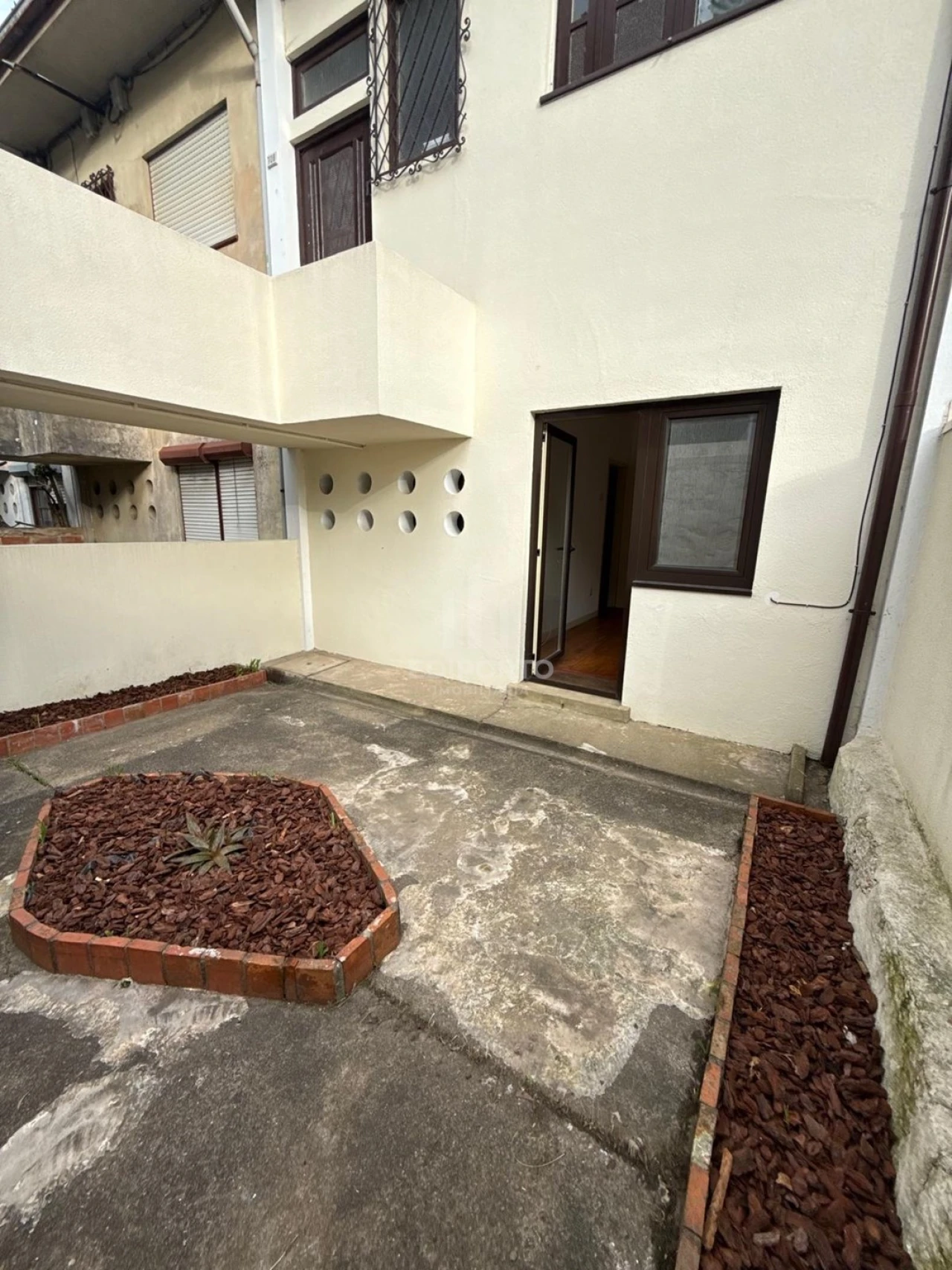 Moradia T2 para Venda em Oliveira do Douro Foto 3