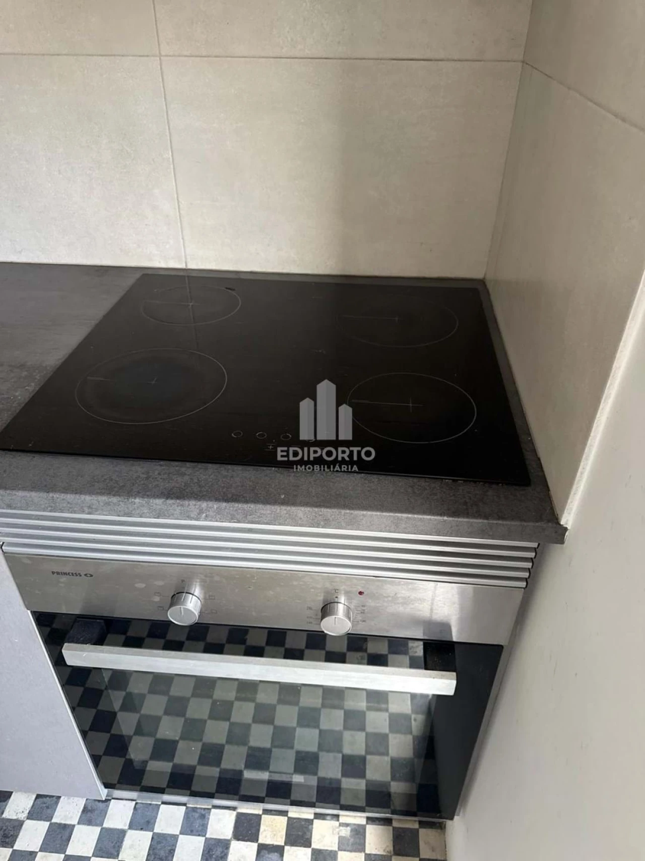 Moradia T2 para Venda em Oliveira do Douro Foto 12