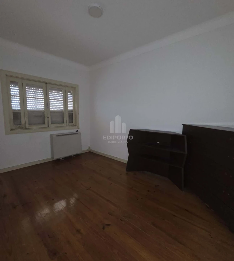 Moradia T2 para Venda em Oliveira do Douro Foto 8