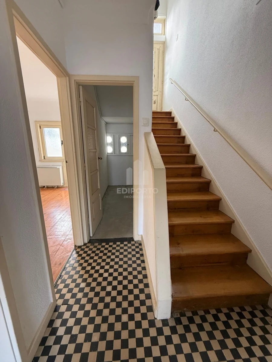 Moradia T2 para Venda em Oliveira do Douro Foto 7