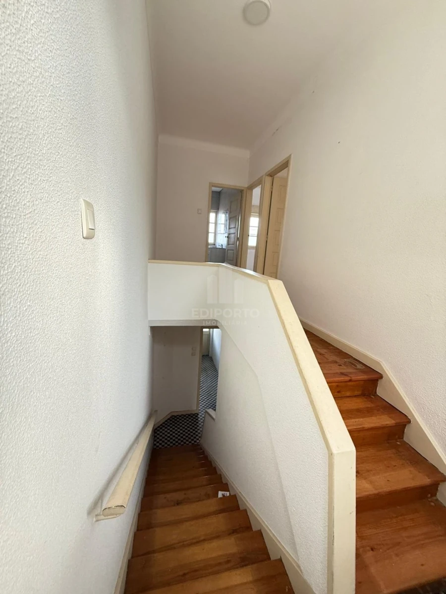 Moradia T2 para Venda em Oliveira do Douro Foto 13