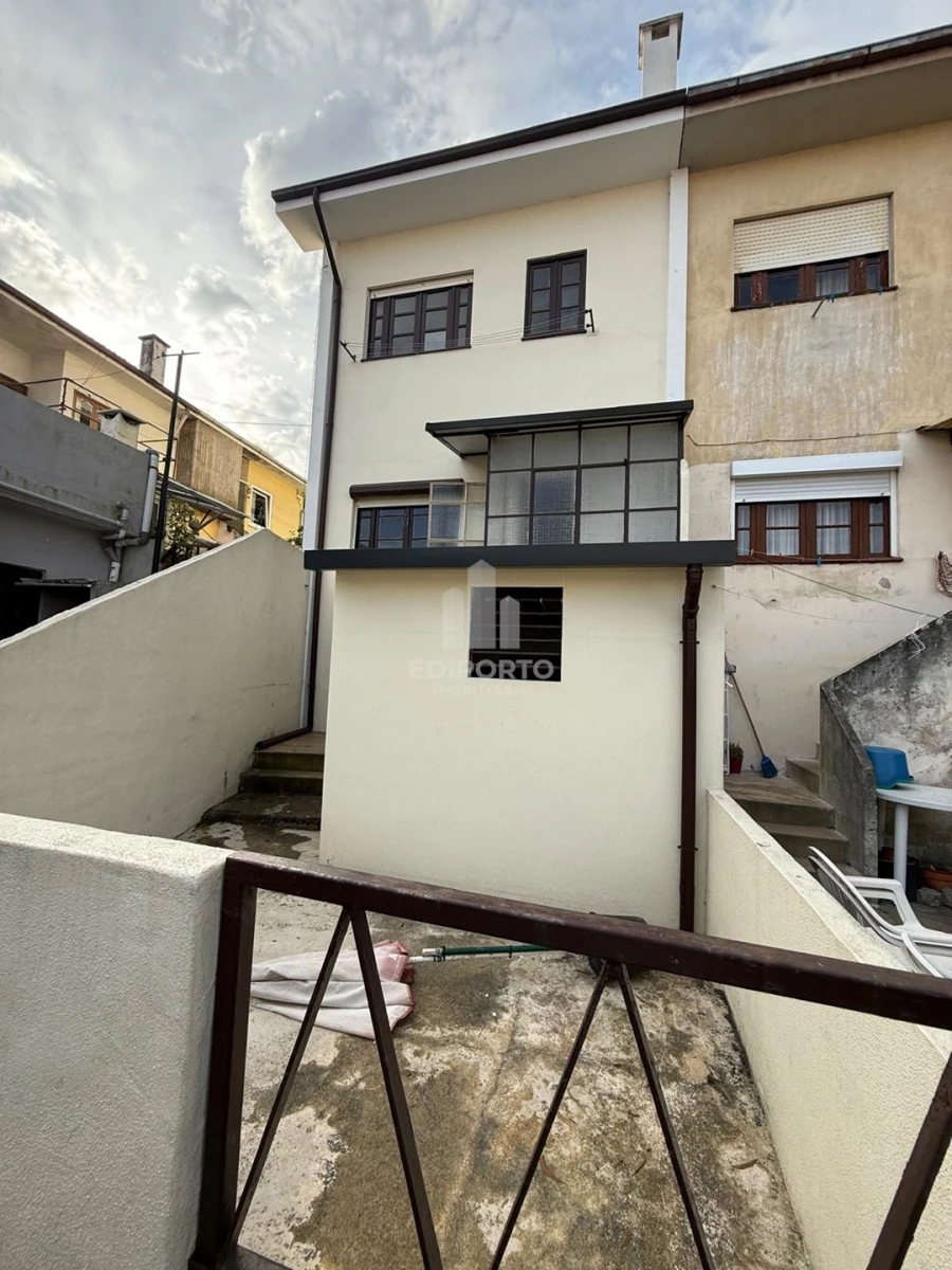 Moradia T2 para Venda em Oliveira do Douro Foto 23