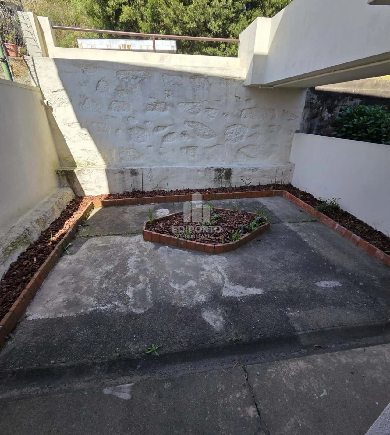 Moradia T2 para Venda em Oliveira do Douro Foto 3