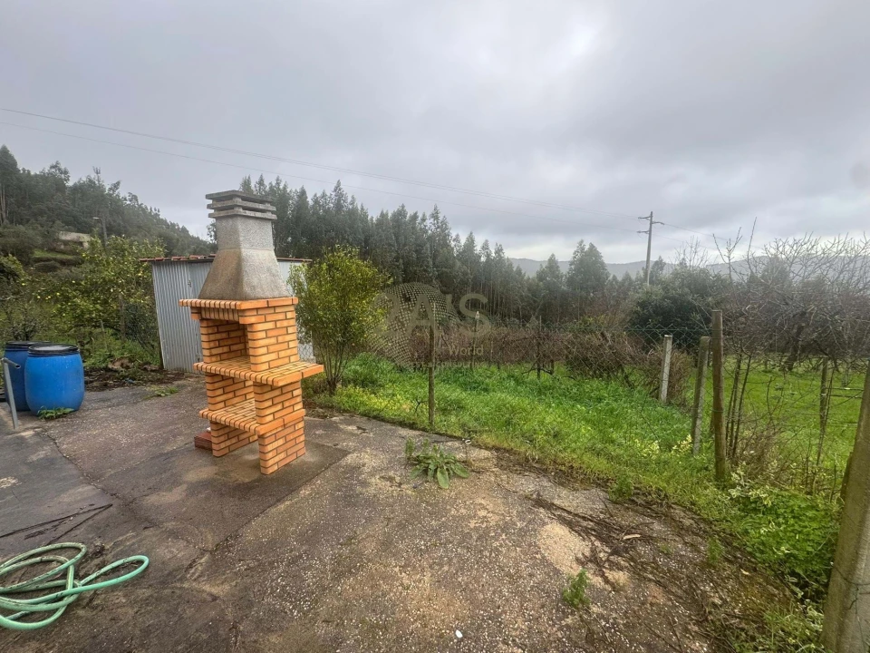 Moradia T1 para Venda em Aguda Foto 4