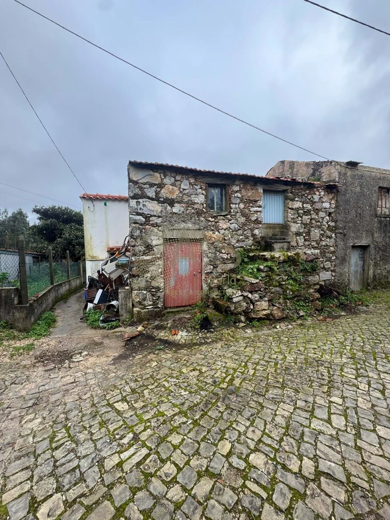 Moradia T1 para Venda em Aguda Foto 3