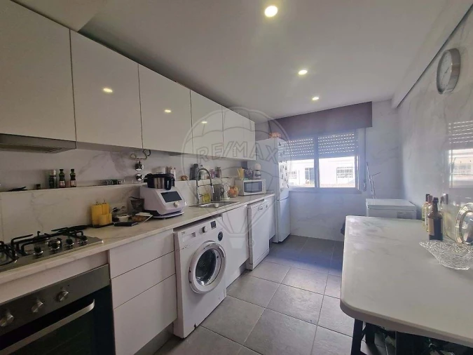 Apartamento T2 para Venda em Oeiras e São Julião da Barra, Paço de Arcos e Caxias