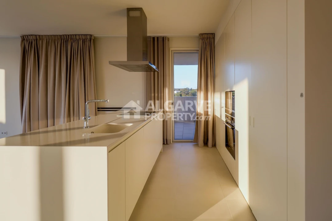 Apartamento T3 para Venda em Quarteira Foto 9