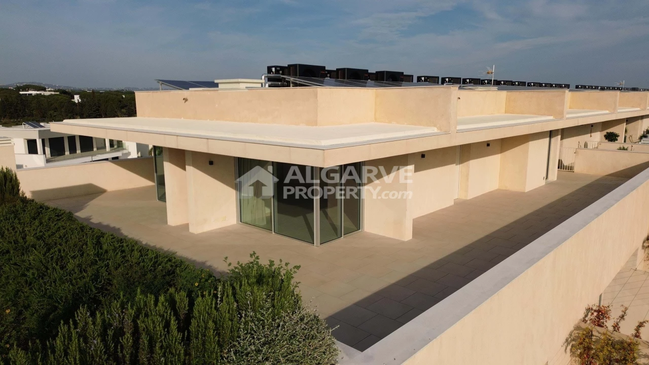 Apartamento T3 para Venda em Quarteira Foto 22