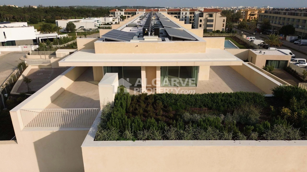 Apartamento T3 para Venda em Quarteira Foto 25