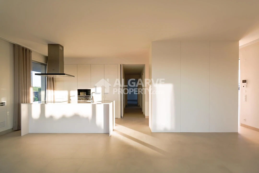 Apartamento T3 para Venda em Quarteira Foto 3