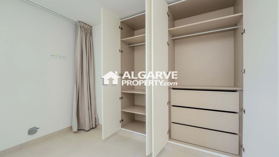 Apartamento T3 para Venda em Quarteira Foto 11