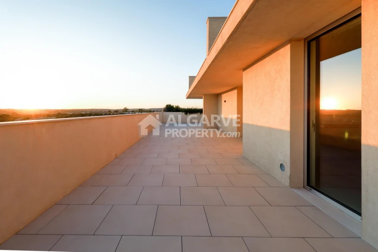 Apartamento T3 para Venda em Quarteira Foto 17