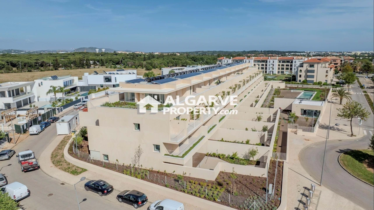 Apartamento T3 para Venda em Quarteira Foto 22